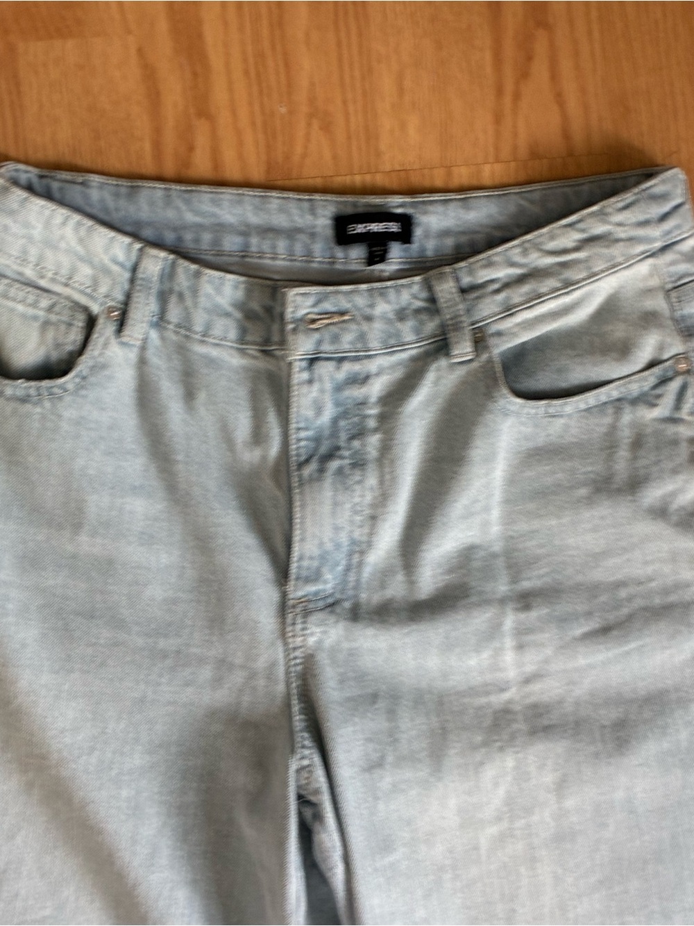 Express womans Pale Blue Relaxed Denim Jeans 12